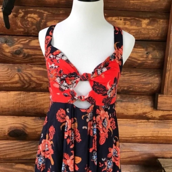 $128 FREE PEOPLE FLORAL PRINT V-NECK MINI-DRESS NA - Picture 9 of 15
